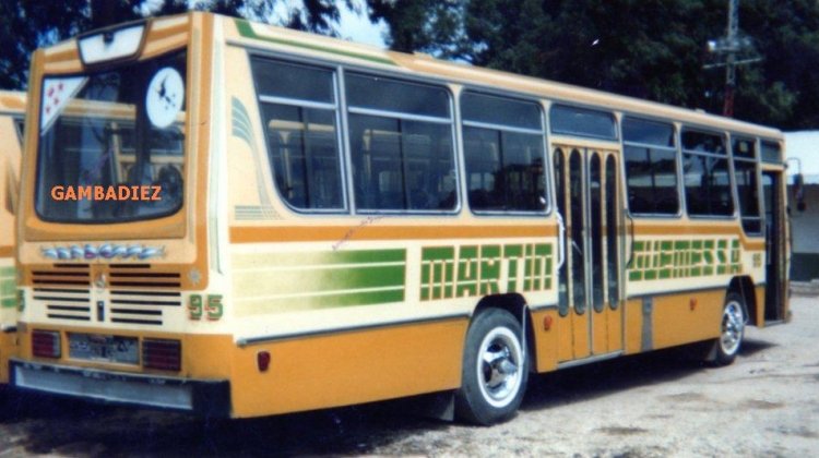 MARTIN GÜEMES - EX 95
C.1781785 - RZB 426
http://galeria.bus-america.com/displayimage.php?pos=-13803
Unidad ex línea 64 porteña
Foto de mi gran amigo César Gaitán
Palabras clave: MARTIN GÜEMES - EX 95