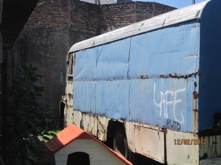 FURGÓN
S.389112 - WQC 323
http://galeria.bus-america.com/displayimage.php?pos=-17491
Extraído de : mercadolibre.com.ar
Palabras clave: FURGÓN