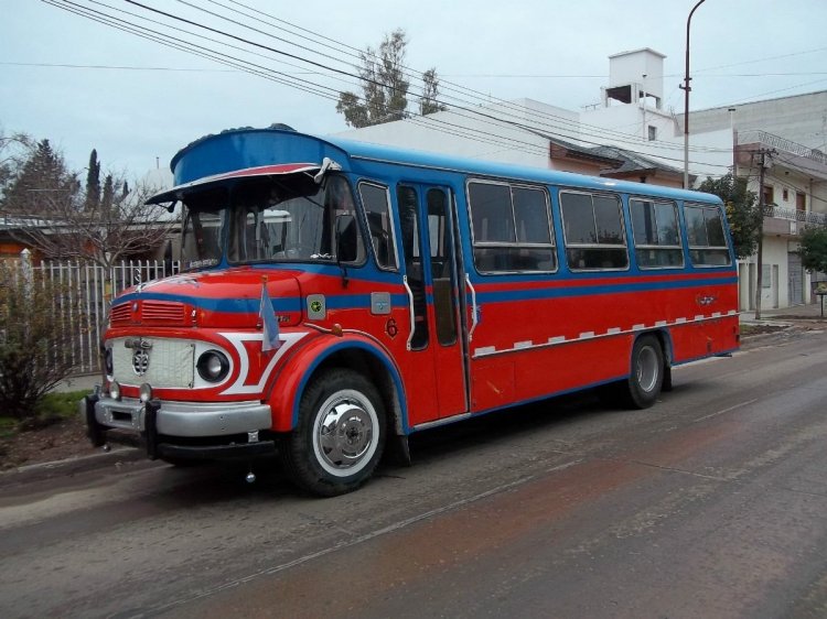 PARTICULAR
B.2084485 - WVY 156
http://galeria.bus-america.com/displayimage.php?pos=-17632
Foto: www.mercadolibre.com.ar
Palabras clave: PARTICULAR