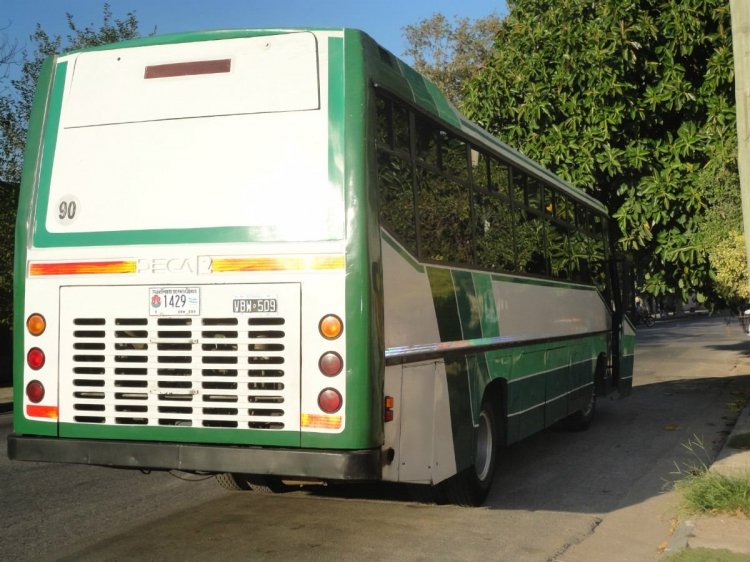 PARTICULAR
N.089862 - VBW 509
http://galeria.bus-america.com/displayimage.php?pos=-18742
http://galeria.bus-america.com/displayimage.php?pos=-18743
Foto extraída de: www.mercadolibre.com.ar 
Palabras clave: PARTICULAR