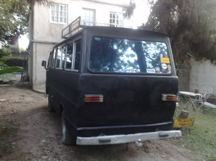 MINIBUS
C.910601 - WBP 544
http://galeria.bus-america.com/displayimage.php?pos=-19064
Foto extraída de: www.mercadolibre.com.ar 
Palabras clave: MINIBUS