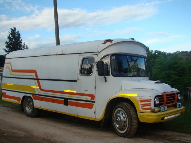 FURGÓN
X.156189 - VCB 179
Foto extraída de: www.mercadolibre.com.ar 
Palabras clave: FURGÓN