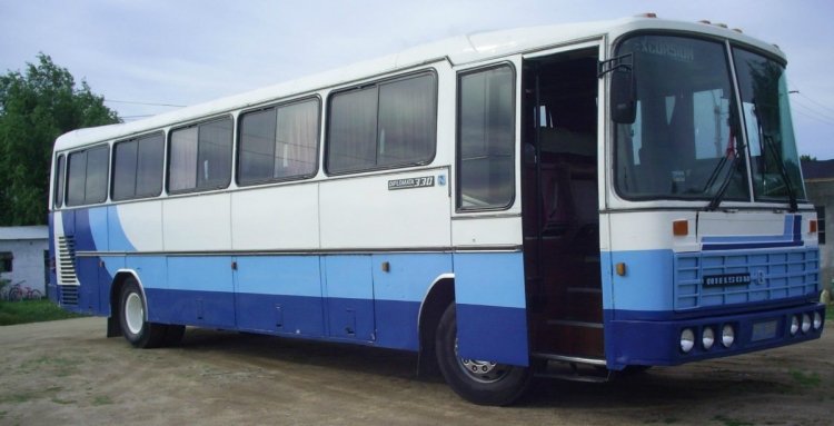 Mercedes-Benz O - Nielson Diplomata 330 (en Uruguay) - PARTICULAR
Foto: www.mercadolibre.com.uy 
Palabras clave: PARTICULAR