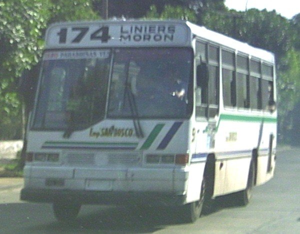 Mercedes-Benz OH 1316 - Ei-Var - San Bosco
Línea 174 - Interno 51
Unidad aportada por T.I.S.J. , en los últimos tiempos de vida de la San Bosco.
En este tiempo existieron dos coche 51, circulando simultáneamente, este y un 
OA 101 primera generación, propiedad de la San Bosco original.
Luego vendrían los problemas y el final de sus prestaciones
Foto: Juan P. Correcher
Palabras clave: ECOTRANS