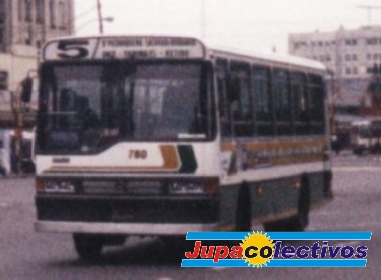 LINEA 5 - RIO GRANDE - INT. 760
Foto de Jupacolectivos tomada en 1998 en la Estación Retiro.

Palabras clave: UGARTE 5