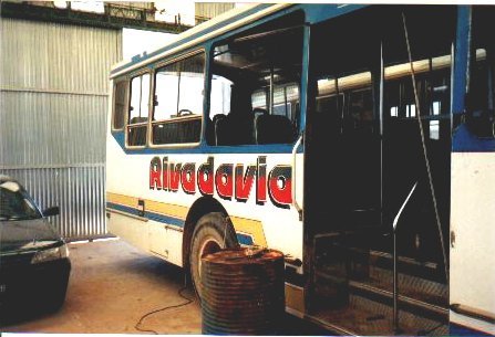 Arreglando los parantes del 15 de la Rivadavia en taller de la empresa
CSO 323

http://galeria.bus-america.com/displayimage.php?pos=-12577
http://galeria.bus-america.com/displayimage.php?pos=-12578
http://galeria.bus-america.com/displayimage.php?pos=-13010
http://galeria.bus-america.com/displayimage.php?pos=-13012
http://galeria.bus-america.com/displayimage.php?pos=-20496

Foto de Familia Benuzzi. 
Palabras clave: Interno15 Rivadavia