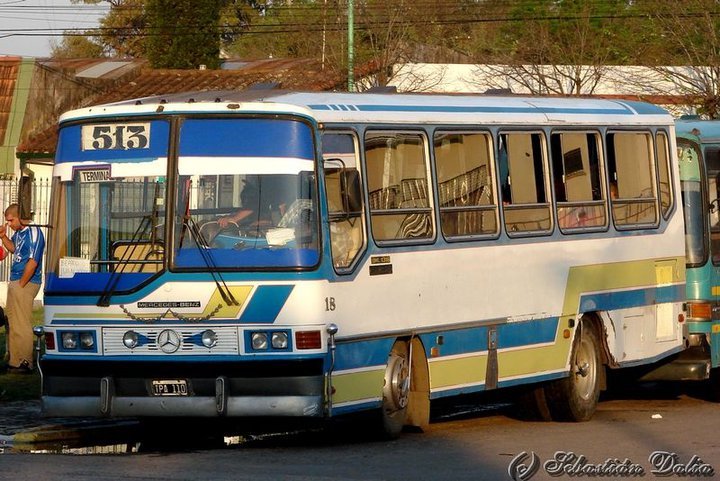Interno 18 de la Rivadavia.
B.2576379 - TPA110
Fotografía : Sebastian Dalia
Este coche estaba en muy buen estado. Mismo modelo que el interno 20 de la empresa.

http://galeria.bus-america.com/displayimage.php?pos=-17702
http://galeria.bus-america.com/displayimage.php?pos=-18611
http://galeria.bus-america.com/displayimage.php?pos=-18612
http://galeria.bus-america.com/displayimage.php?pos=-18613
http://galeria.bus-america.com/displayimage.php?pos=-18614
http://galeria.bus-america.com/displayimage.php?pos=-18615
http://galeria.bus-america.com/displayimage.php?pos=-20540
Palabras clave: Interno18 Rivadavia Galicia