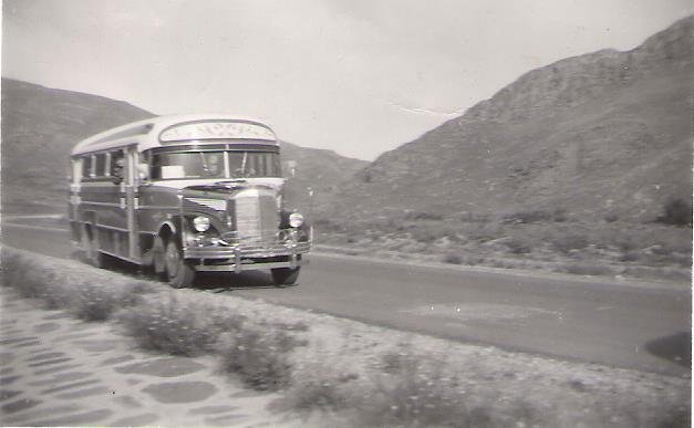 Interno 4 Compañía La Unión
Acá va una foto individual del 4. Excelente toma, no me quiero imaginar lo lindo que sería si fuese a color, con el contraste del paisaje y demás.

Foto de Enrique Baldasarri
Palabras clave: LaUnión Interno4 Linea500