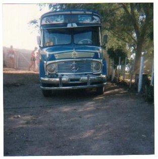 Antepenúltimo Interno 3 de la Rivadavia
B.1671734
http://galeria.bus-america.com/displayimage.php?pos=-13295
Foto de Dido Olegario Islas. El coche ya radiado de servicio.
Palabras clave: Rivadavia BahiaBlanca Interno3