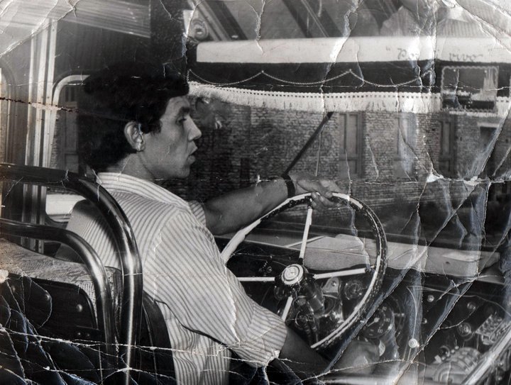 Interno 19 de la Rivadavia
Foto de Jorge Benuzzi manejando el interno 19 de Antonio Etayo
(vista interior de la unidad)
Palabras clave: Interno19 Rivadavia BahiaBlanca