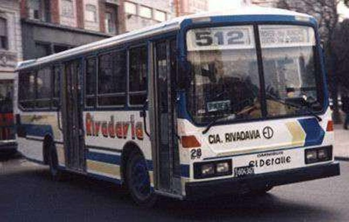 Interno 28 de la Rivadavia. Uno de los Deutz que tuvo la Rivadavia
B.2604367 - TPA 107
Fotografía de Carlos Chamorro
Extraída de : http://www.busarg.com.ar/oa101.htm

Palabras clave: Interno28 Rivadavia Deutz OA101