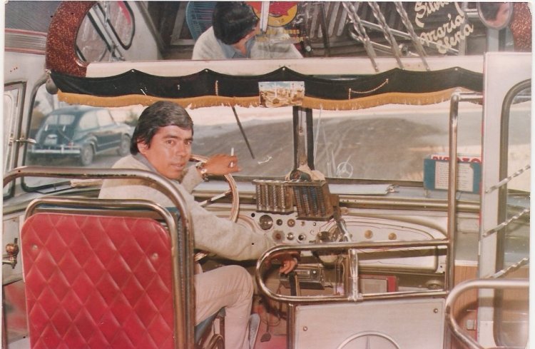 Interior de un Luna de la Cia. La Unión
Acá vemos una foto interior de un Luna de La Unión. Aún no tenemos el dato de que interno sea, aunque se sabe que el 44 no es, ya que tenemos una foto interior del 44 y no es el mismo interior.

Esta foto pertenece a la Familia Lupin.
Palabras clave: LaUnión Linea500