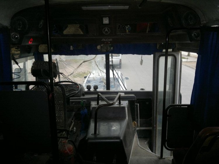 Interior Ex Interno 19 Cia. Rivadavia
TLA404 - C.1826616

Fotos que fueron sacadas del interior del coche. La verdad que adentro se conserva practicamente igual que cuando estuvo en la empresa. A excepción de las cortinas azules y el daño del parabrisas. 


http://galeria.bus-america.com/displayimage.php?pos=-18174
http://galeria.bus-america.com/displayimage.php?pos=-18175
http://galeria.bus-america.com/displayimage.php?pos=-18176
http://galeria.bus-america.com/displayimage.php?pos=-18177
http://galeria.bus-america.com/displayimage.php?pos=-18334
http://galeria.bus-america.com/displayimage.php?pos=-18335
http://galeria.bus-america.com/displayimage.php?pos=-18337
http://galeria.bus-america.com/displayimage.php?pos=-18338
Palabras clave: Rivadavia Interno19 512