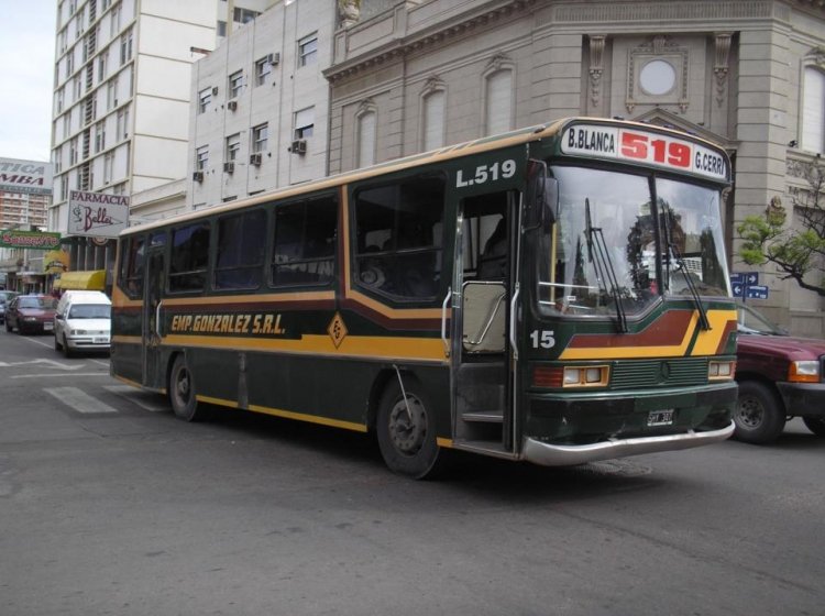 Interno 15 Empresa González
C.1750174 - SHY 347

Este coche fue el último colectivo de la carrocera González!. Hasta ahora Bahía Blanca tuvo los últimos coches de Carrocerías FRAM y González.

Foto de Maquetas Escalibus
Palabras clave: González Interno15 519