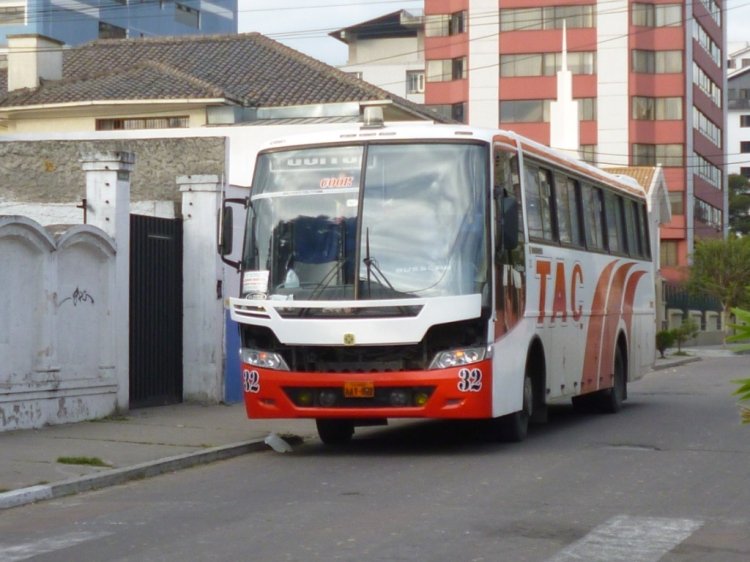Busscar (en Ecuador) - TAC
Imagen tomada en el Centro Norte de Quito.
Luis Fernando / 
Palabras clave: Luis Fernando Busscar en Ecuador