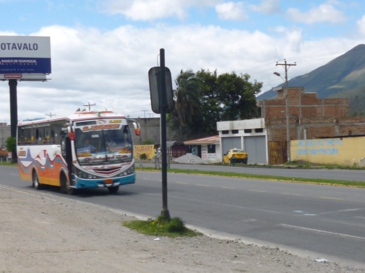 c_moncayo_vision_hino_gd__trans. Lagos
Foto tomada en la cuidad de Otavalo (Ecuador)
Palabras clave: Hino gd_carrocerias mocayo.