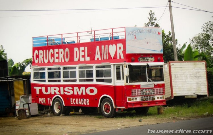 El Crucero del Amor, Bus Turistico de 2 pisos.
Originalmente Ford F-700 Ahora. El Crucero del Amor, Bus Turistico de 2 pisos.
Palabras clave: El Crucero del Amor, Bus Turistico de 2 pisos ford f-700