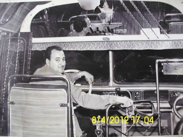 INTERIOR  
http://galeria.bus-america.com/displayimage.php?pos=-18202
