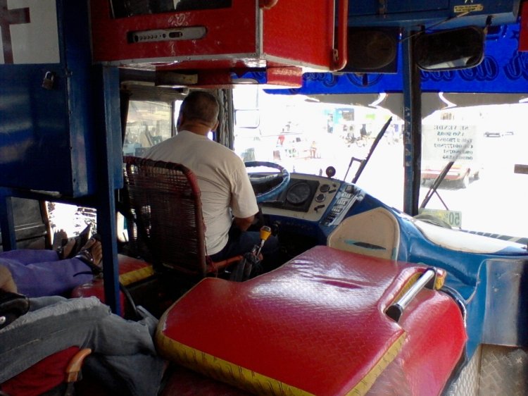 Coop. Señor de los milagros
Vista del interior del disco 21 fotografiado en el siguiente link:

http://galeria.bus-america.com/displayimage.php?pos=-18906
