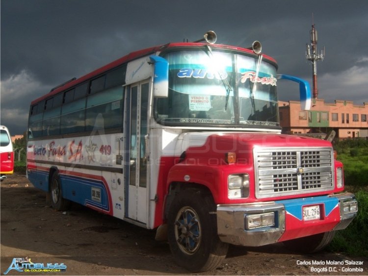 AGA - Chevrolet B70
SUL 296
www.autobusesdecolombia.com
