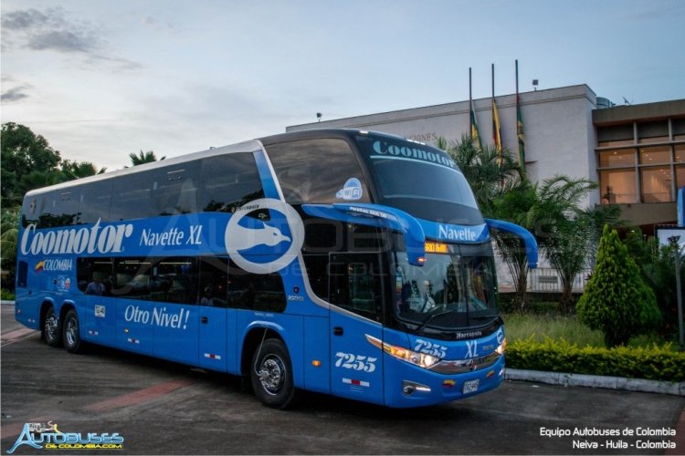 Coomotor 7255
Uno de los dos primero vehículos "Double Decker" en operar regularmente en el transporte interprovincial Colombiano.
Palabras clave: Marcopolo Coomotor Colombia Neiva