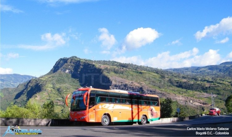 AGA Polaris - Isuzu LV 150
www.autobusesdecolombia.com
