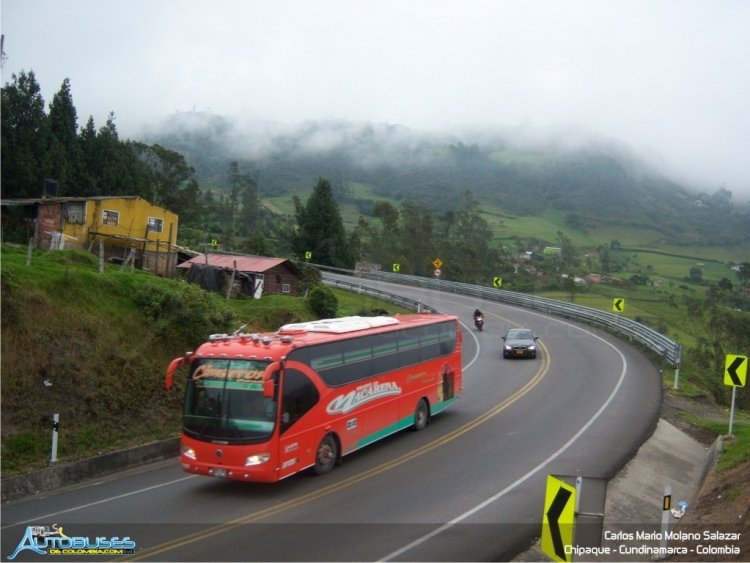 Invicar Isis - Isuzu LV-150
www.autobusesdecolombia.com
