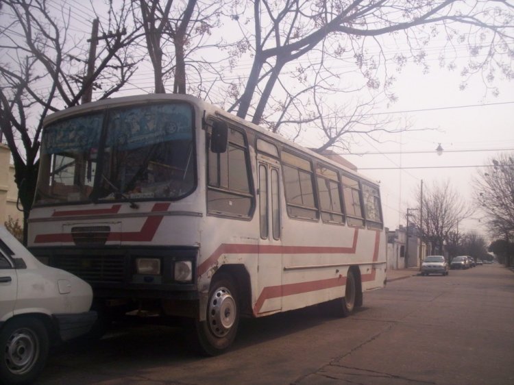 Ford B-7000 frontalizado - Ala
Palabras clave: particular