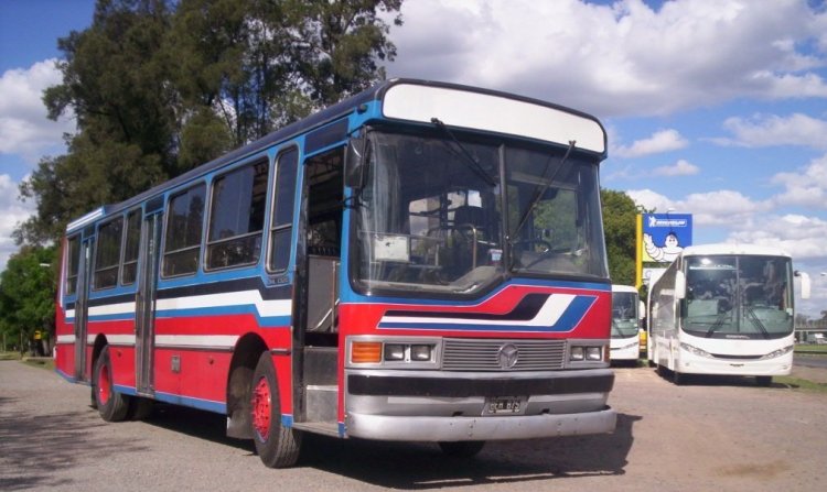 MERCEDES BENZ OH 1320 
BEH875
Palabras clave: PARTICULAR