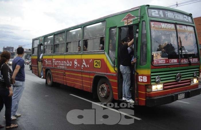 Mercedes-Benz OF 1318 - Caio Vitoria (En Paraguay) - San Fernando
Fotografia extraida de: ABC Color
Palabras clave: Caio Vitoria