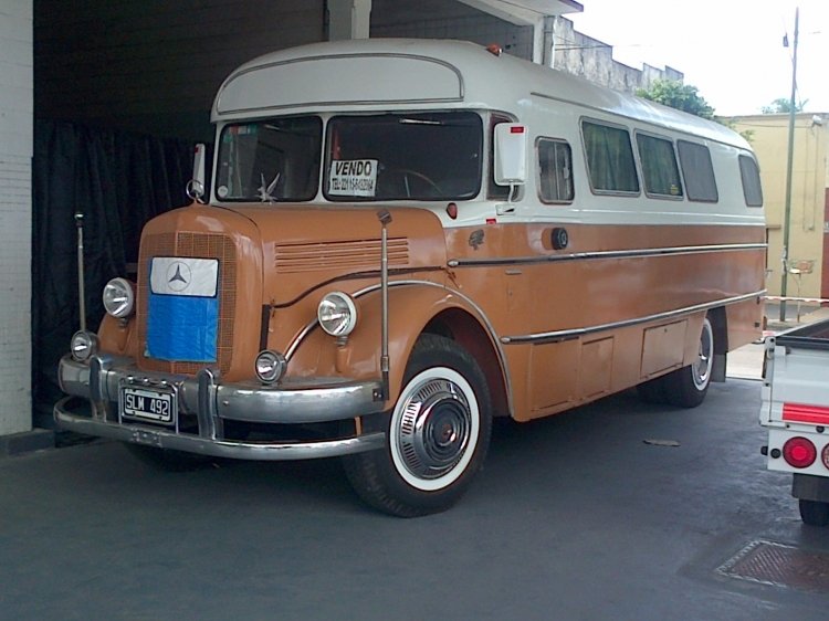 Mercedes-Benz L 312 - F.A.C. - Particular
C 293615 - SLM 492

http://galeria.bus-america.com/displayimage.php?pid=30235
