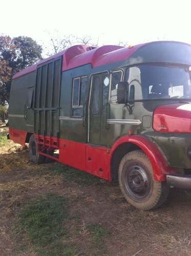 Mercedes-Benz LO 1114 - A.L.A. - Transporte de caballos
Rody39/camellito
En venta, para transporte de caballos.
Publicado en el sitio www.mercadolibre.com.ar
