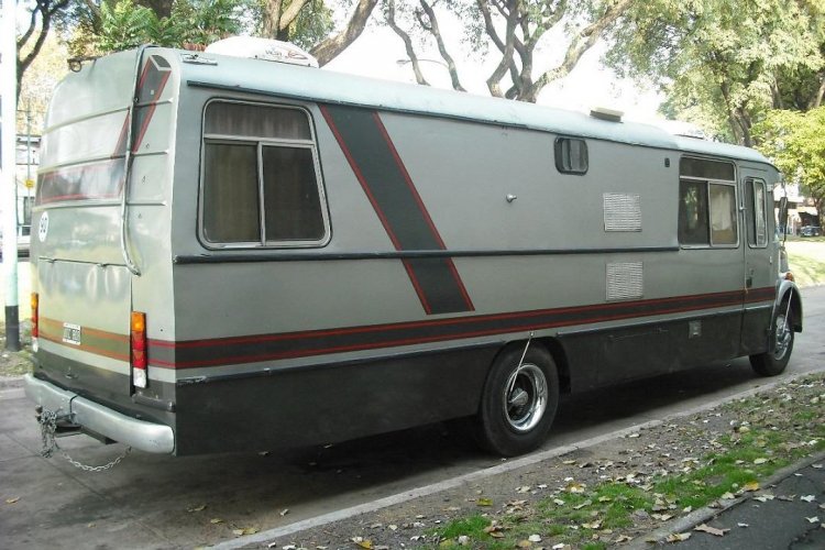 RODY39-UTC808
C.1142162 - UTC808
http://galeria.bus-america.com/displayimage.php?pos=-18207
PARTE TRASERA DEL MH LO1114/48 DOMINIO
