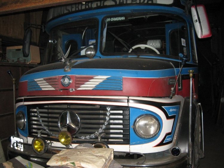 Mercedes-Benz LO 1114 - La Unión - Particular
Rody39-La unión
Motorhome, la chapa del interior, en el piso al lado de la palanca de cambios reza: La Union.
Colectivo publicado en el sitio www.mercadolibre.com.ar

http://galeria.bus-america.com/displayimage.php?pos=-26311
