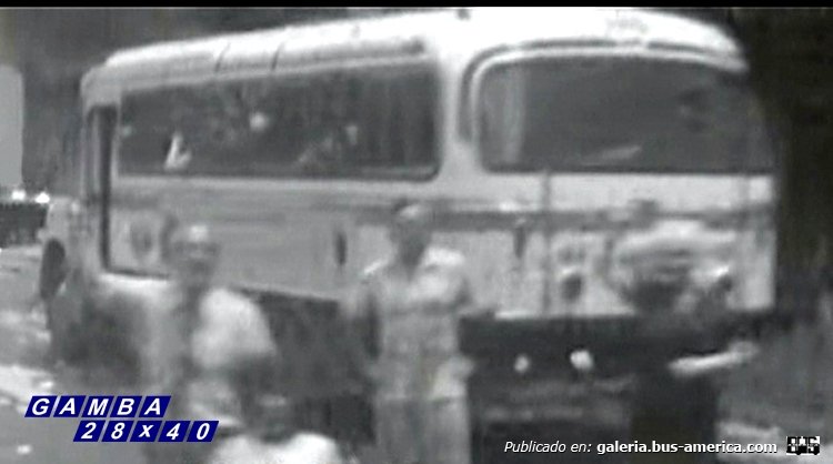 Chevrolet (G.M.A.) - Vespasiani - Álvarez Thomas
Línea 140
Un particular ejemplar 

Imagen editada de un video de DiFilm
Captura: Gamba 28x40
Palabras clave: Gamba / 140