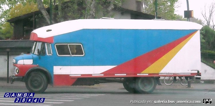 Mercedes-Benz LO 1114 - La Estrella - Particular
Transporte de caballos

Colección: Gamba 28x40
Palabras clave: Gamba / 1114