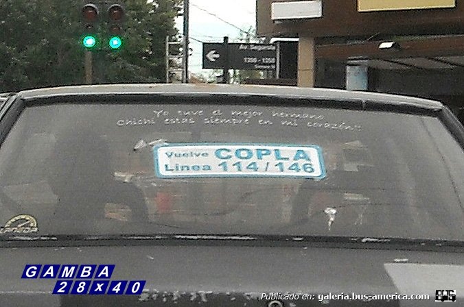 Cooperativa Obrera de la Playa Lastra A
Desde hace unos días circula en la web la versión del retorno de C.O.P.L.A.
Abonada por un conocido busólogo, abogado, que afirma está llegando el veredicto de un antiguo juicio, por el cual se deberían restituir las líneas a la cooperativa que las operó por varios años.
He visto este viejo Taunus circulando por mi barrio en reiteradas oportunidades, no es conducido por el mencionado abogado.
Algo que suena y solo el tiempo nos dirá que hay de cierto

Colección: Gamba 28x40
Palabras clave: Gamba / 114 y 146