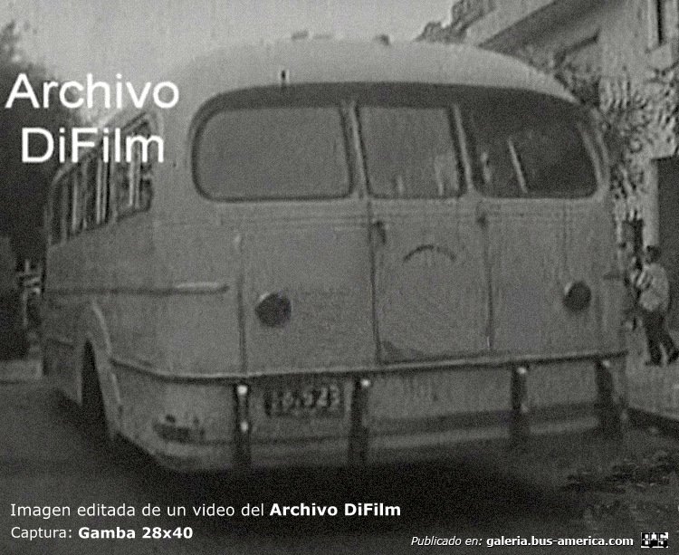 Ford (F.M.A.) - El Clavel - P.F.A.
16.523
Ciudad de Buenos Aires

Imagen editada de un video del Archivo DiFlim
Captura: Gamba 28x40

http://galeria.bus-america.com/displayimage.php?pid=37695
Palabras clave: Gamba / Moliterno