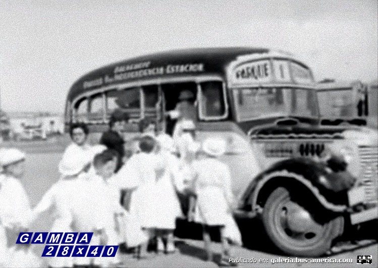 Chevrolet (G.M.C.) - El Cóndor - 9 de Julio
Línea 1

Captura de un video del Archivo Histórico RTA
Colección: Gamba 28x40
Palabras clave: Gamba / Tandil