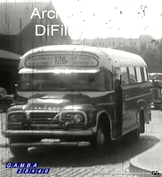 Bedford (G.M.A.) - Vaccaro - Cárdenas
Línea 126
En Retiro

Editada de un video de DiFilm
Captura: Gamba 28x40
Palabras clave: Gamba / 126