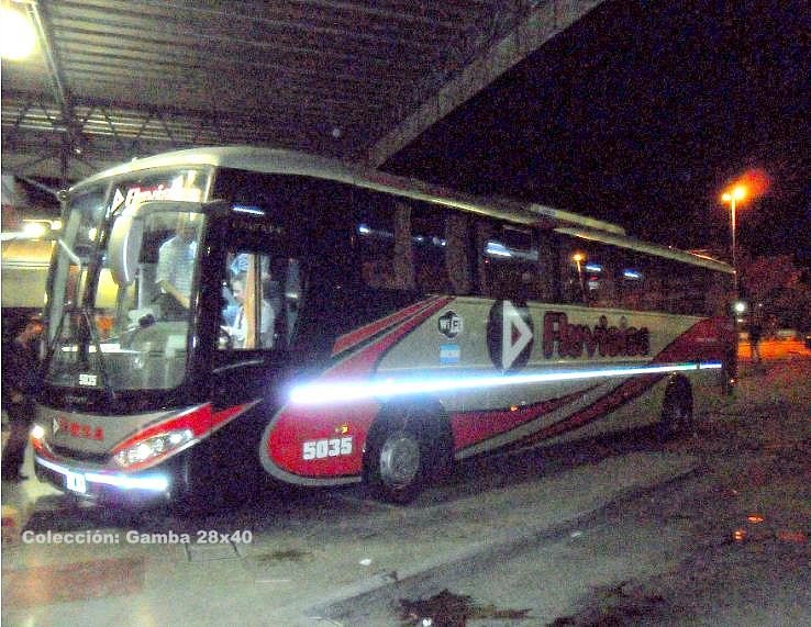 Mercedes-Benz O-500 - Comil (En Argentina) - ERSA
Línea Paraná-Santa Fé - Interno 5035
Palabras clave: Gamba / ERSA