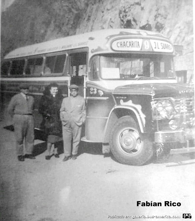 Desoto DP-400 (Chrysler Fevre Argentina) - El Indio - Ttes. General Mitre
Línea 107 (municipal de San Martín - luego 187) - Interno 23

Fotografía: Fabían Rico
Archivo ya posteado
Palabras clave: Gamba / 187