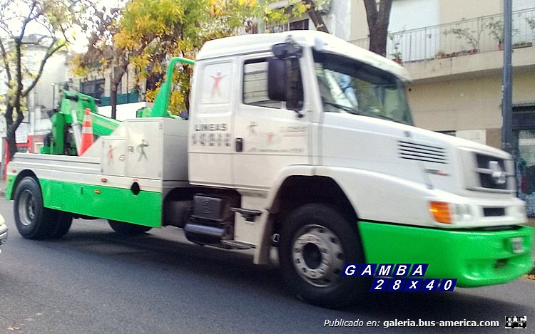 Mercedes-Benz L 1934 (en Argentina) - La Central de Vicente López [Misión Buenos Aires] - Auxilio
Grúa del servicio técnico de las líneas 61-62-114-129 & 143

Fotografía: Gamba 28x40
Palabras clave: Gamba / 114