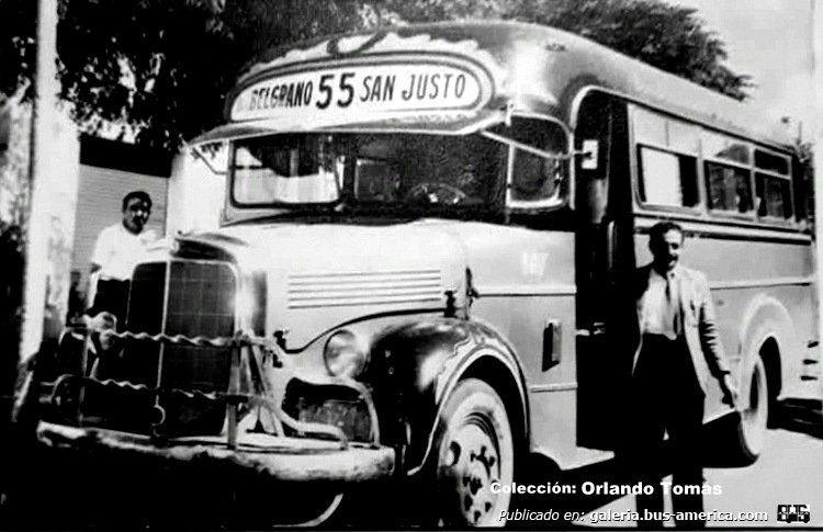 Mercedes-Benz L 312 - El Indio - Almafuerte
Línea 55 (Buenos Aires) - Interno 107

Fotografía: Orlando Tomás
Palabras clave: Gamba / 55
