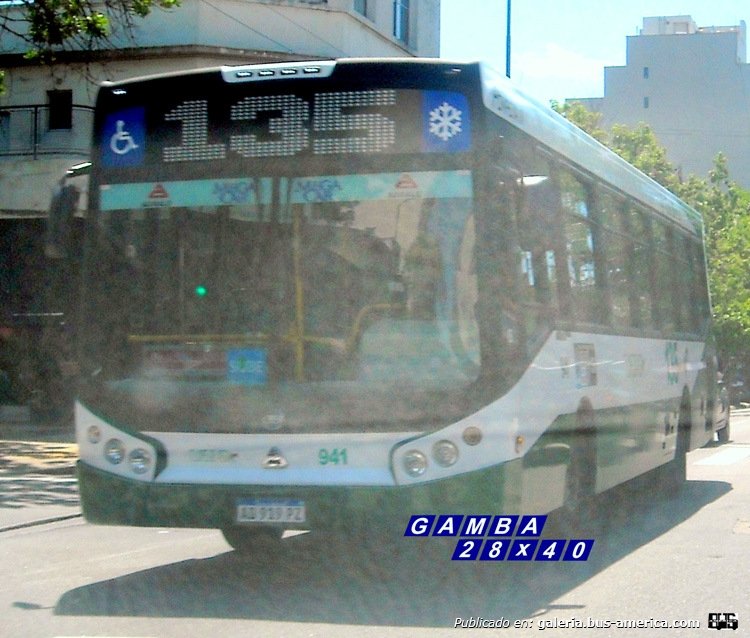 Agrale MT 15.0 LE - Todo Bus Pompeya III - Lope De Vega
AD 919 PZ
Línea 135 (Buenos Aires) - Interno 941
Llegaron las carteleras "truchas" a la línea

Fotografía: Gamba 28x40
Palabras clave: Gamba / 135