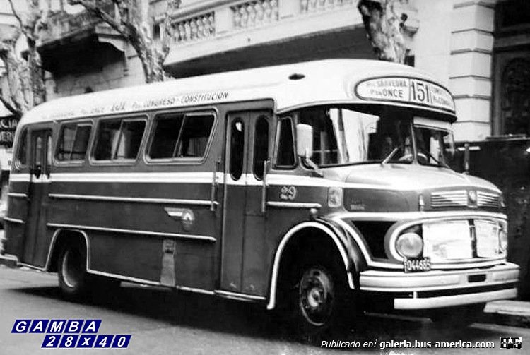 Mercedes-Benz LO 1114 - El Indio - M.O.D.O.
B 1044685

Línea 151 (Buenos Aires) - Interno 29

Fotografía: Autor desconocido
Colección: Antigüedades Giles

http://galeria.bus-america.com/displayimage.php?pid=41757
Palabras clave: Gamba / 151