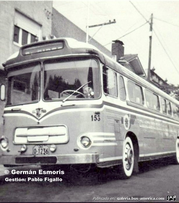 Leyland Royal Tiger Worldmaster - A y L Decaroli - Compañía Colectiva Costera Criolla
DNT
O-1236
Interno 153
A golpe de vista parece uno más de los tantos Magieus-Deutz DECA, pero no lo es. A mi juicio se trata de una verdadera rareza, una carrocería ampliamente difundida, pero sobre el chasis de origen inglés

Fotografía: Germán Esmoris
Gestión: Pablo Figallo
Palabras clave: Gamba / Larga