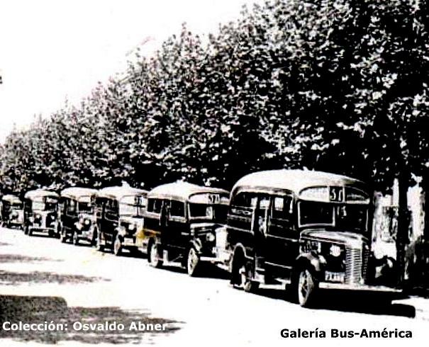 Chevrolet (G.M.C.) - La Favorita - Línea 37
Una de las cabeceras de esta línea, probablemente en la zona de Primera Junta

Archivo: Osvaldo Abner
Gestión: Pablo Olguín
Palabras clave: Gamba / 37