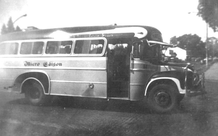 Bedford - Caseros - Micro Edison
Línea 6 (luego 706) - Interno 11

Fotografia: Fernando Sleiman
Archivo: Osvaldo Abner
Gestión: Pablo Olguín
Palabras clave: Gamba / 706