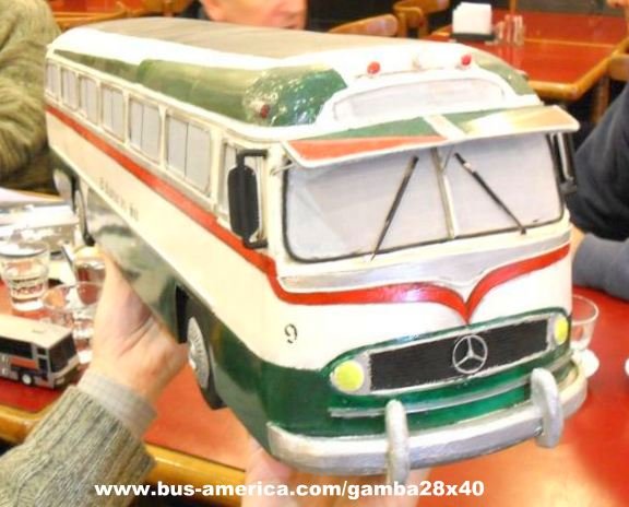 Mercedes-Benz O-321 HL - Decaroli Hnos - Rápido del Sud [Maqueta]
http://galeria.bus-america.com/displayimage.php?pos=-20859

Maqueta construida por Jorge Arcuri
Foto Antonio A Deluca
Palabras clave: Gamba / 321Dec